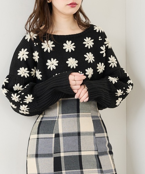 植物の刺繍ニットセーター