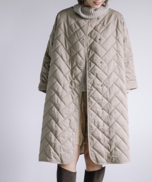 Chaco closet(チャコ クローゼット)の「軽量キルティングAラインノーカラーコート(ノーカラーコート・レディース・ベージュ/オレンジ・FREE)」の2枚目の写真