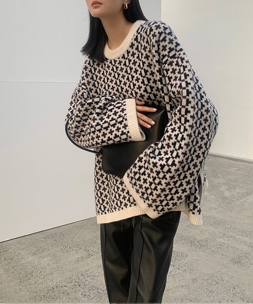 ＡＮＤＪ（アンドジェイ）の「【ANDJ MADE】ジャガード織サイドスリットクルーネック柄ニット（ニット/セーター・レディース・ブラック・M）」の7枚目の写真