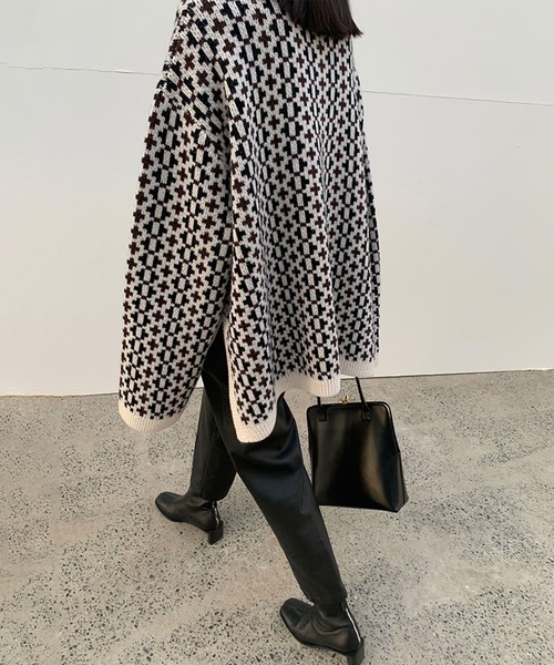 ＡＮＤＪ（アンドジェイ）の「【ANDJ MADE】ジャガード織サイドスリットクルーネック柄ニット（ニット/セーター・レディース・ブラック・M）」の11枚目の写真