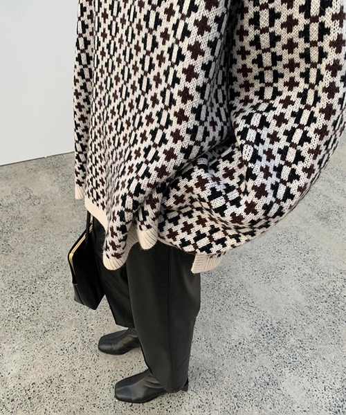 ＡＮＤＪ（アンドジェイ）の「【ANDJ MADE】ジャガード織サイドスリットクルーネック柄ニット（ニット/セーター・レディース・ブラック・M）」の5枚目の写真