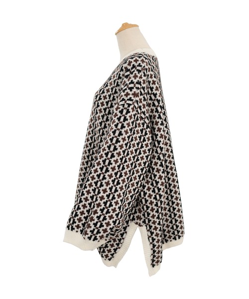 ＡＮＤＪ（アンドジェイ）の「【ANDJ MADE】ジャガード織サイドスリットクルーネック柄ニット（ニット/セーター・レディース・ブラック・M）」の3枚目の写真