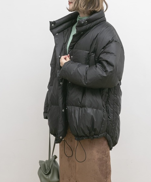 UR Lab.(アーバンリサーチラボ)の「ラウンドヘムダウンジャケット(ダウンジャケット/コート・レディース・オフホワイト/ブラック/カーキ・FREE)」の11枚目の写真