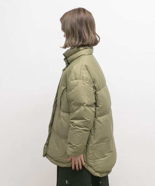 UR Lab.(アーバンリサーチラボ)の「ラウンドヘムダウンジャケット(ダウンジャケット/コート・レディース・オフホワイト/ブラック/カーキ・FREE)」の20枚目の写真