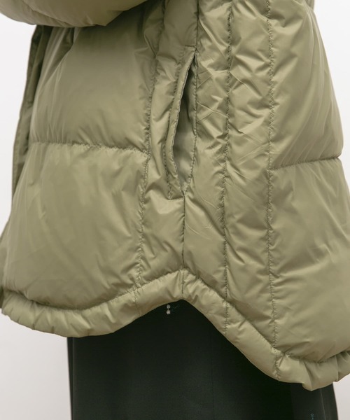 UR Lab.(アーバンリサーチラボ)の「ラウンドヘムダウンジャケット(ダウンジャケット/コート・レディース・オフホワイト/ブラック/カーキ・FREE)」の6枚目の写真