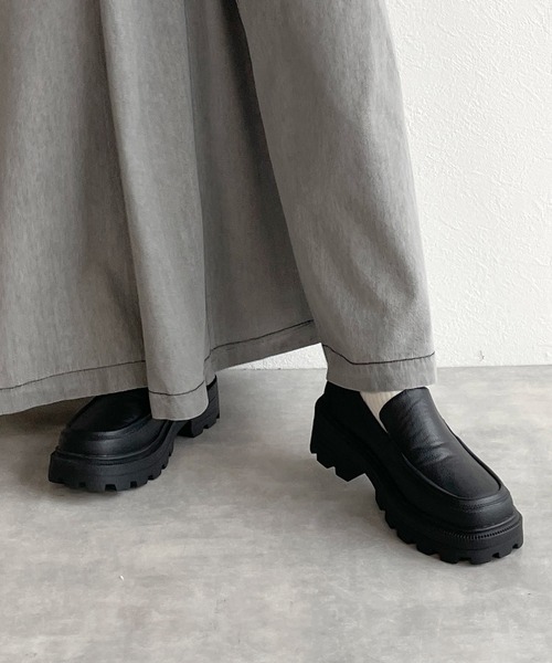 w closet(ダブルクローゼット)の「厚底ローファー(ローファー・レディース・ブラック/ブラウン・M/L)」の2枚目の写真