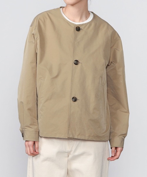 LE GLAZIK(ルグラジック)の「LE GLAZIK | ポリエステルタフタ ノーカラーブルゾン WOMEN(ノーカラージャケット・レディース・グレー/ベージュ・36)」の1枚目の写真