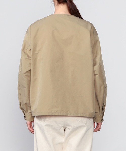 LE GLAZIK(ルグラジック)の「LE GLAZIK | ポリエステルタフタ ノーカラーブルゾン WOMEN(ノーカラージャケット・レディース・グレー/ベージュ・36)」の12枚目の写真