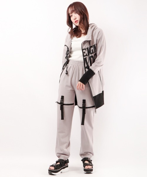 BLACK JACKALL CROWN(ブラックジャッカルクラウン)の「BLACK JACKALL CROWN ガーゼ裏毛 ファスナー切り替え パンツ(その他パンツ・レディース・ブラック/グレー/カーキ・M)」の21枚目の写真
