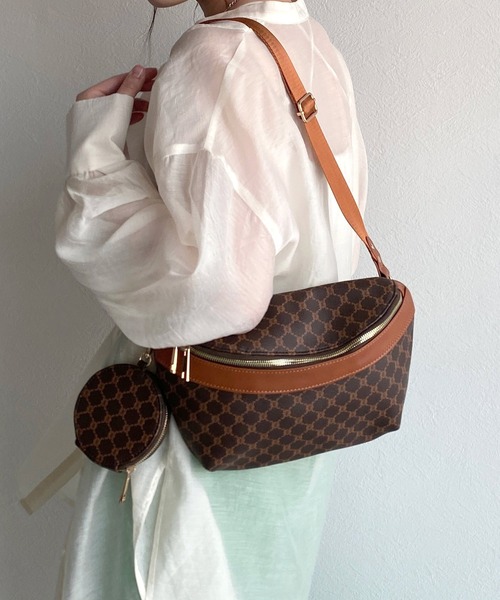 w closet（ダブルクローゼット）の「ミニポーチ付きボディバッグ（ボディバッグ/ウエストポーチ・レディース・ブラック/ブルー/キャメル・FREE）」の3枚目の写真