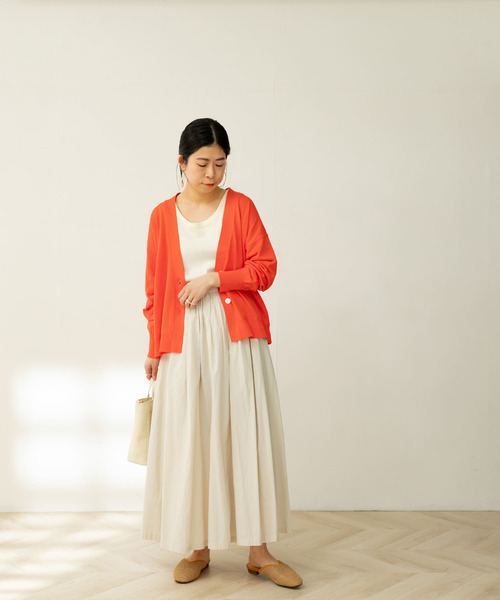 FORK&SPOON（フォークアンドスプーン）の「FORK&SPOON　デザインヘムVネックカーディガン（カーディガン/ボレロ・レディース・グレー/オフホワイト/オレンジ・1）」の14枚目の写真