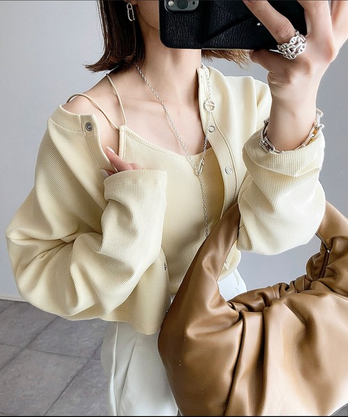 MLI'A(エムリア)の「バッククロスカップ付きリブキャミソール(キャミソール・レディース・アイボリー/ブラック/オレンジ/ブルー/グリーン/ホワイト×ネイビー・M)」の2枚目の写真