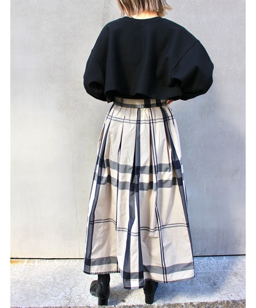 MLI'A(エムリア)の「バッククロスカップ付きリブキャミソール(キャミソール・レディース・アイボリー/ブラック/オレンジ/ブルー/グリーン/ホワイト×ネイビー・M)」の7枚目の写真