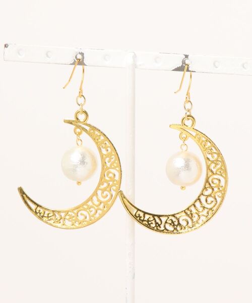 tone(トーン)の「【MUURABBTI】お月様のプリンセスパールピアス(MA)(ピアス(両耳用)・レディース・ゴールド・FREE)」の4枚目の写真