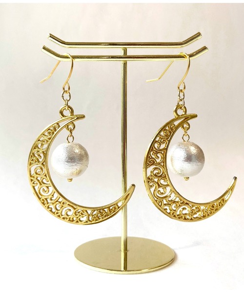 tone(トーン)の「【MUURABBTI】お月様のプリンセスパールピアス(MA)(ピアス(両耳用)・レディース・ゴールド・FREE)」の3枚目の写真