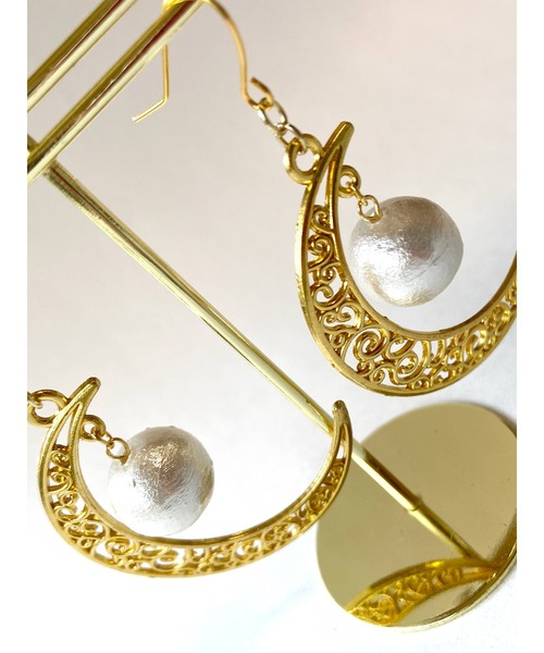 tone(トーン)の「【MUURABBTI】お月様のプリンセスパールピアス(MA)(ピアス(両耳用)・レディース・ゴールド・FREE)」の2枚目の写真