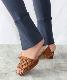 Fin | スクエアトゥ編み込ミュール【低反発スポンジ入り】(サンダル)