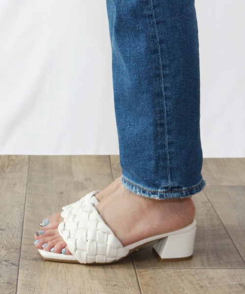 Fin（フィン）の「スクエアトゥ編み込ミュール【低反発スポンジ入り】（サンダル・レディース・ブラック/アイボリー/ブラウン・L/S/M/LL）」の9枚目の写真