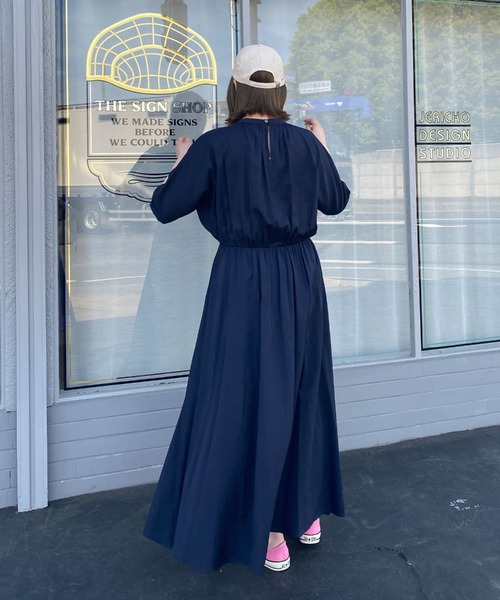 Doux archives（ドゥアルシーヴ）の「ウエストタックギャザーワンピース（ワンピース・レディース・ネイビー/キャメル・FREE）」の7枚目の写真