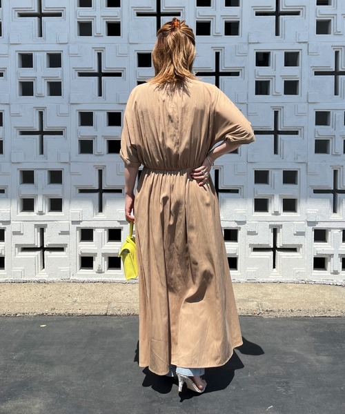 Doux archives（ドゥアルシーヴ）の「ウエストタックギャザーワンピース（ワンピース・レディース・ネイビー/キャメル・FREE）」の10枚目の写真