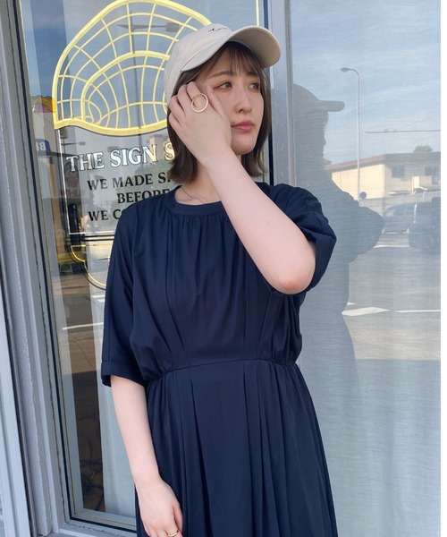 Doux archives（ドゥアルシーヴ）の「ウエストタックギャザーワンピース（ワンピース・レディース・ネイビー/キャメル・FREE）」の12枚目の写真