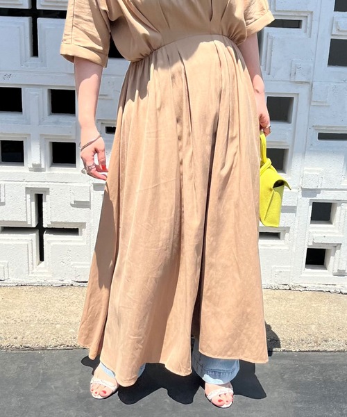 Doux archives（ドゥアルシーヴ）の「ウエストタックギャザーワンピース（ワンピース・レディース・ネイビー/キャメル・FREE）」の15枚目の写真