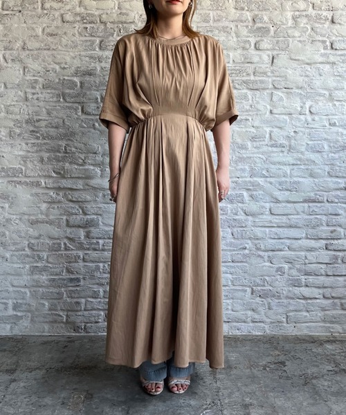 Doux archives（ドゥアルシーヴ）の「ウエストタックギャザーワンピース（ワンピース・レディース・ネイビー/キャメル・FREE）」の17枚目の写真