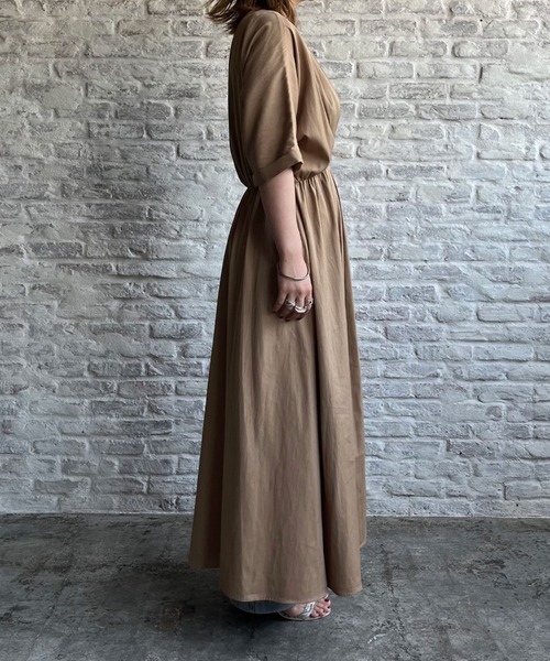 Doux archives（ドゥアルシーヴ）の「ウエストタックギャザーワンピース（ワンピース・レディース・ネイビー/キャメル・FREE）」の18枚目の写真