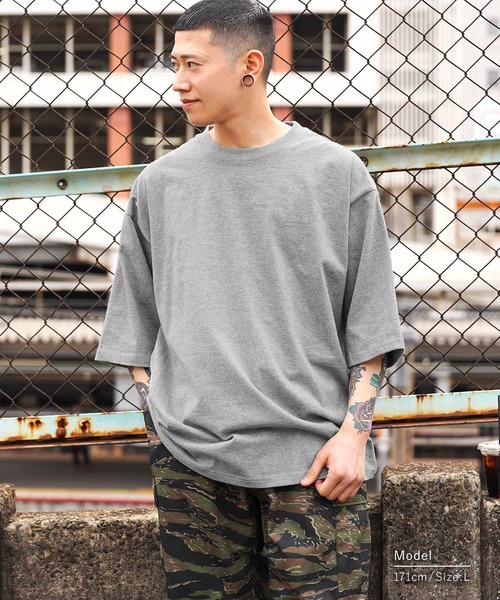 FRUIT OF THE LOOM(フルーツオブザルーム)の「FRUIT OF THE LOOM フルーツオブザルーム FTL メンズ BIG Tシャツ 半袖 カットソー(Tシャツ/カットソー・メンズ・ホワイト/カーキ/ブラック/グレー・LARGE/MEDIUM/X-LARGE)」の3枚目の写真