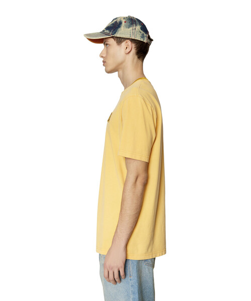 DIESEL（ディーゼル）の「メンズ Tシャツ ガーメントダイ（Tシャツ/カットソー・メンズ・イエロー/ブラック・MEDIUM/X-LARGE/XX-LARGE/SMALL/LARGE）」の10枚目の写真