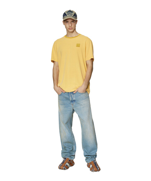 DIESEL（ディーゼル）の「メンズ Tシャツ ガーメントダイ（Tシャツ/カットソー・メンズ・イエロー/ブラック・MEDIUM/X-LARGE/XX-LARGE/SMALL/LARGE）」の12枚目の写真