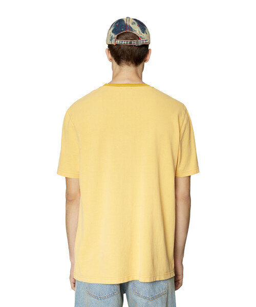DIESEL（ディーゼル）の「メンズ Tシャツ ガーメントダイ（Tシャツ/カットソー・メンズ・イエロー/ブラック・MEDIUM/X-LARGE/XX-LARGE/SMALL/LARGE）」の13枚目の写真