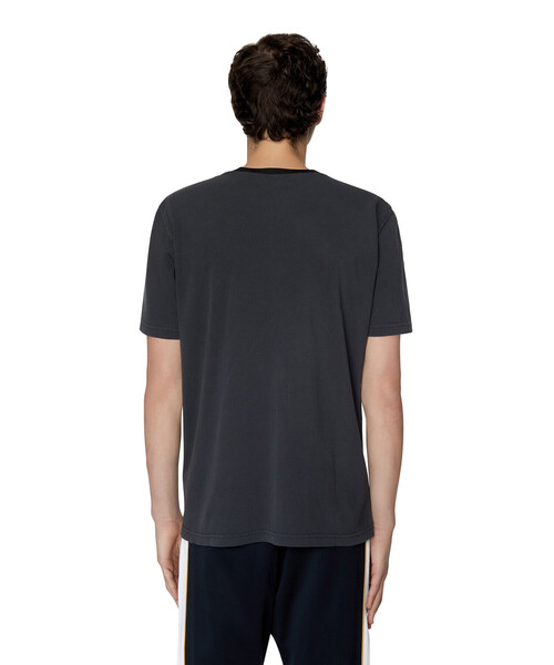 DIESEL（ディーゼル）の「メンズ Tシャツ ガーメントダイ（Tシャツ/カットソー・メンズ・イエロー/ブラック・MEDIUM/X-LARGE/XX-LARGE/SMALL/LARGE）」の17枚目の写真