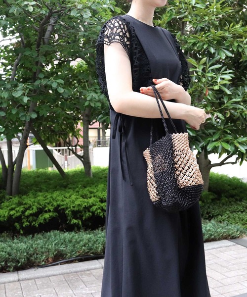 Jines(ジネス)の「マクラメ編み配色トートバッグ(かごバッグ・レディース・ブラック×ゴールド・FREE)」の15枚目の写真