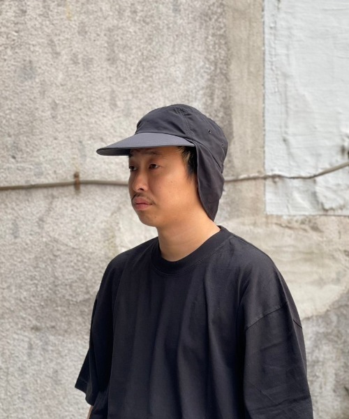 BEAVER（ビーバー）の「FAZZRA/ファズラ NYLON EAR CAP ナイロンイヤーキャップ（キャップ・メンズ・ブラック/ベージュ/ネイビー/ターコイズブルー系・F）」の9枚目の写真
