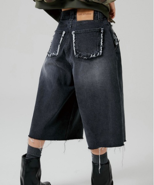 ESC STUDIO(イーエスシースタジオ)の「【ESC STUDIO/イーエスシースタジオ】washing denim culotte pants / デニムパンツ ジーンズ ワイドデニム(デニムパンツ・メンズ・ブラック・1/2)」の6枚目の写真