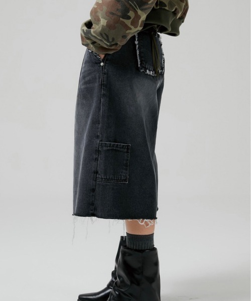 ESC STUDIO(イーエスシースタジオ)の「【ESC STUDIO/イーエスシースタジオ】washing denim culotte pants / デニムパンツ ジーンズ ワイドデニム(デニムパンツ・メンズ・ブラック・1/2)」の10枚目の写真