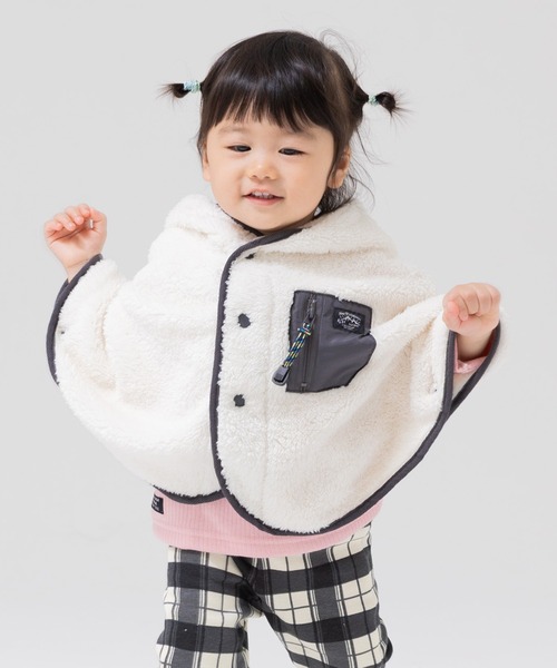 chil2（チルツー）の「ふわもこボアポンチョ（ポンチョ・キッズ・ピンク/オフホワイト/ブラック/ベージュ/カーキ・100cm/90cm/80ｃｍ）」の2枚目の写真