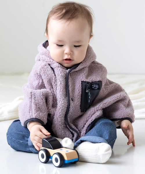 chil2（チルツー）の「ふわもこボアポンチョ（ポンチョ・キッズ・ピンク/オフホワイト/ブラック/ベージュ/カーキ・100cm/90cm/80ｃｍ）」の5枚目の写真