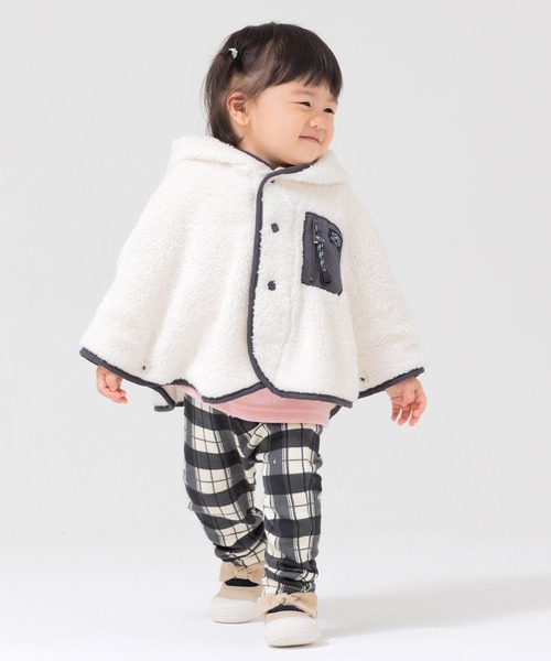 chil2（チルツー）の「ふわもこボアポンチョ（ポンチョ・キッズ・ピンク/オフホワイト/ブラック/ベージュ/カーキ・100cm/90cm/80ｃｍ）」の16枚目の写真