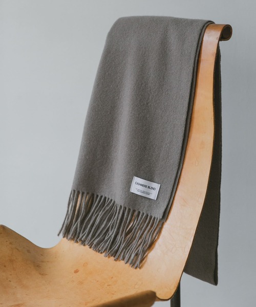 URBAN RESEARCH DOORS（アーバンリサーチドアーズ）の「カシミヤブレンド マフラー（マフラー・メンズ・チャコールグレー/グリーン/モカ/オレンジ・-）」の2枚目の写真