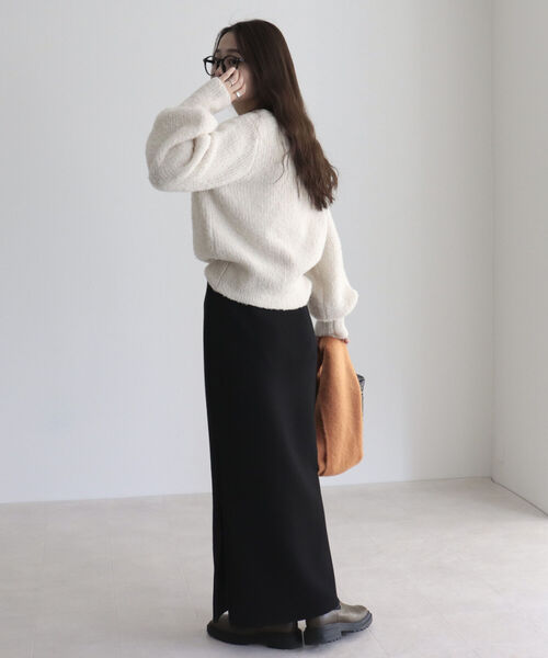 fredy emue（フレディエミュ）の「ふわふわクルーネックニット（ニット/セーター・レディース・オフホワイト/チャコールグレー/ブルー・38）」の11枚目の写真