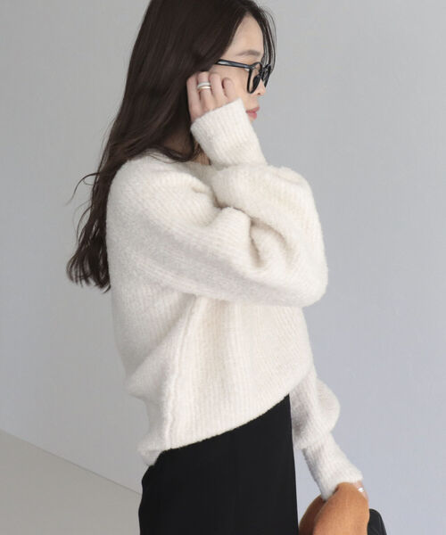 fredy emue（フレディエミュ）の「ふわふわクルーネックニット（ニット/セーター・レディース・オフホワイト/チャコールグレー/ブルー・38）」の13枚目の写真