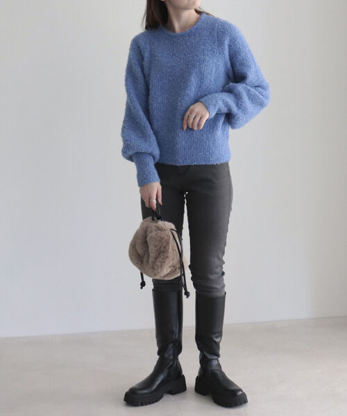 fredy emue（フレディエミュ）の「ふわふわクルーネックニット（ニット/セーター・レディース・オフホワイト/チャコールグレー/ブルー・38）」の18枚目の写真