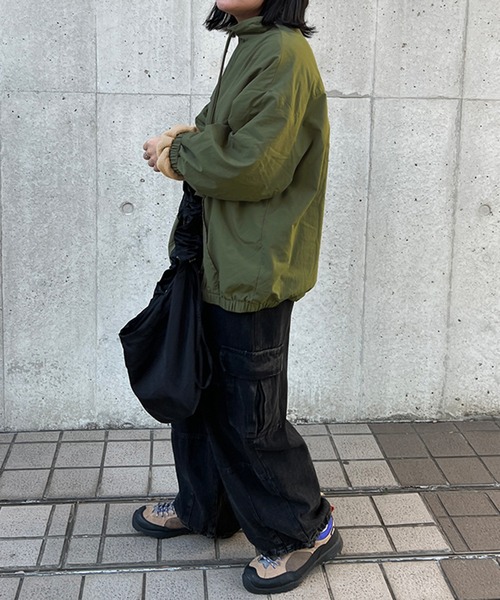 kutir(クティール)の「配色アノラック ハーフジッププルオーバー(ブルゾン・レディース・パープル/オフホワイト/カーキ/グレイッシュベージュ・FREE)」の20枚目の写真