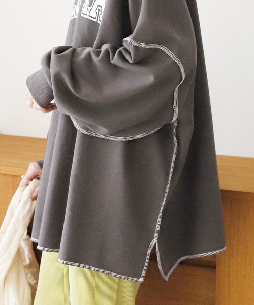 reca(レカ)の「ビッグシルエット裏毛ロゴスウェット(スウェット・レディース・アイボリー/チャコール/グレイッシュベージュ・FREE)」の9枚目の写真