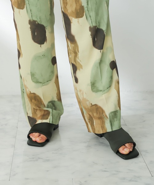 SENSE OF PLACE by URBAN RESEARCH(センスオブプレイスバイアーバンリサーチ)の「サテンストレッチミュール(サンダル・レディース・ブラック/グリーン/アイボリー/ベージュ・LARGE/MEDIUM/SMALL)」の4枚目の写真