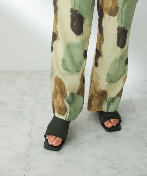 SENSE OF PLACE by URBAN RESEARCH(センスオブプレイスバイアーバンリサーチ)の「サテンストレッチミュール(サンダル・レディース・ブラック/グリーン/アイボリー/ベージュ・LARGE/MEDIUM/SMALL)」の9枚目の写真