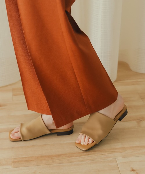 SENSE OF PLACE by URBAN RESEARCH(センスオブプレイスバイアーバンリサーチ)の「サテンストレッチミュール(サンダル・レディース・ブラック/グリーン/アイボリー/ベージュ・LARGE/MEDIUM/SMALL)」の15枚目の写真