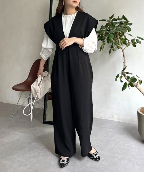 prose verse（プロズヴェール）の「深Vネックオールインワン（つなぎ/オールインワン・レディース・ブラック/ベージュ・ﾌﾘ-）」の2枚目の写真